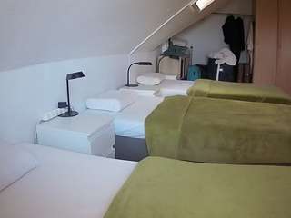 voyeurcam-julmodels-bed-4