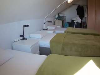 voyeurcam-julmodels-bed-4