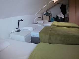 voyeurcam-julmodels-bed-4