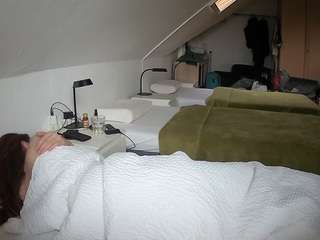voyeurcam-julmodels-bed-4 webcam