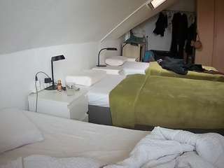 voyeurcam-julmodels-bed-4 webcam