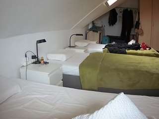 voyeurcam-julmodels-bed-4
