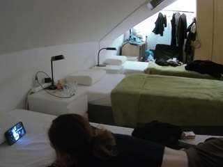 voyeurcam-julmodels-bed-4 webcam