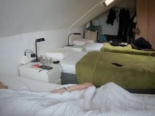 voyeurcam-julmodels-bed-4