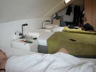 voyeurcam-julmodels-bed-4