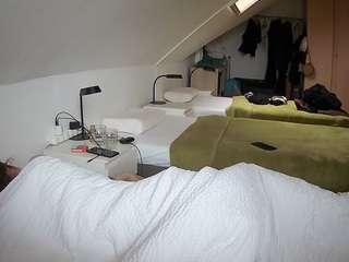 voyeurcam-julmodels-bed-4