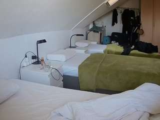 voyeurcam-julmodels-bed-4 webcam