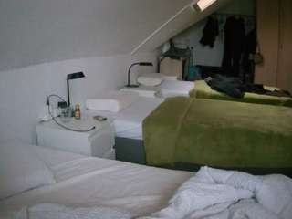 voyeurcam-julmodels-bed-4 webcam