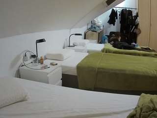 voyeurcam-julmodels-bed-4