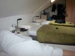 voyeurcam-julmodels-bed-4