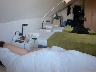 voyeurcam-julmodels-bed-4