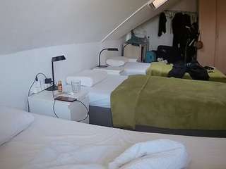 voyeurcam-julmodels-bed-4's CamSoda show and profile