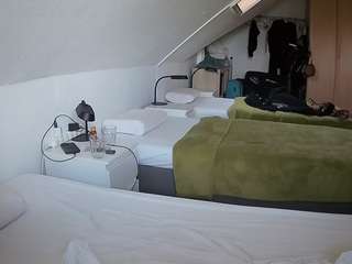 voyeurcam-julmodels-bed-4's CamSoda show and profile