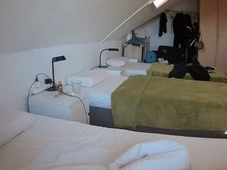 voyeurcam-julmodels-bed-4