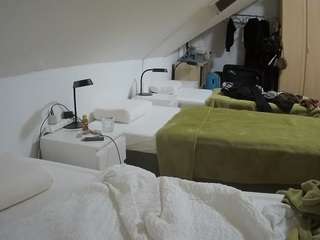 voyeurcam-julmodels-bed-4's CamSoda show and profile