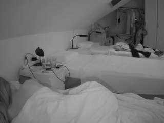 voyeurcam-julmodels-bed-4