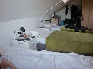 voyeurcam-julmodels-bed-4