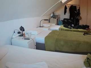 voyeurcam-julmodels-bed-4