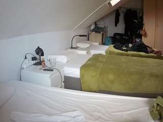 voyeurcam-julmodels-bed-4
