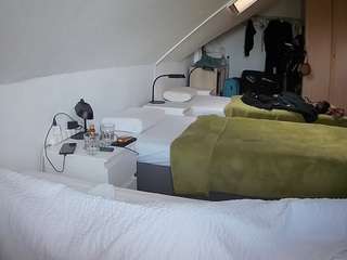 voyeurcam-julmodels-bed-4