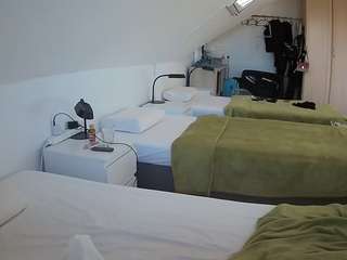 voyeurcam-julmodels-bed-4 webcam