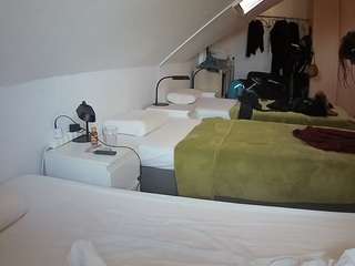 voyeurcam-julmodels-bed-4