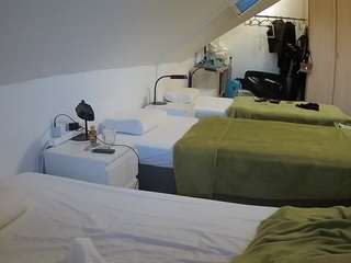 voyeurcam-julmodels-bed-4 webcam