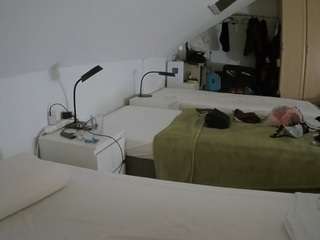 voyeurcam-julmodels-bed-4