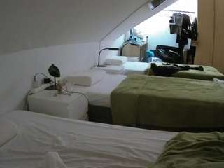 voyeurcam-julmodels-bed-4 webcam