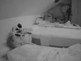 voyeurcam-julmodels-bed-4