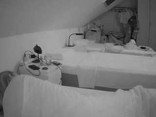 voyeurcam-julmodels-bed-4