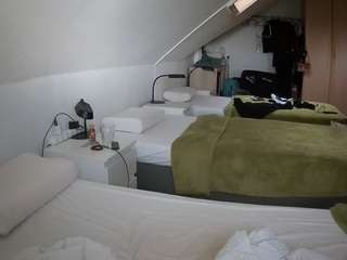 voyeurcam-julmodels-bed-4's CamSoda show and profile