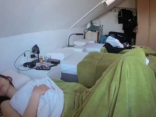 voyeurcam-julmodels-bed-4 webcam