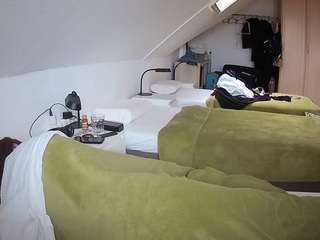 voyeurcam-julmodels-bed-4 webcam
