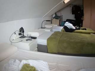 voyeurcam-julmodels-bed-4