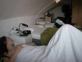 voyeurcam-julmodels-bed-4