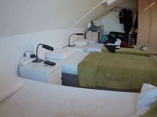 voyeurcam-julmodels-bed-4
