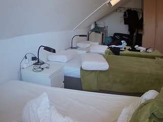 voyeurcam-julmodels-bed-4