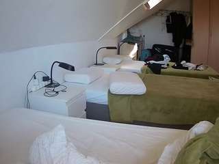 voyeurcam-julmodels-bed-4