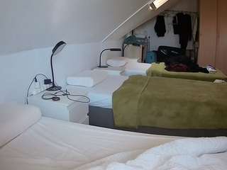 voyeurcam-julmodels-bed-4 webcam