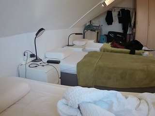 voyeurcam-julmodels-bed-4