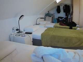 Live stream of voyeurcam-julmodels-bed-4