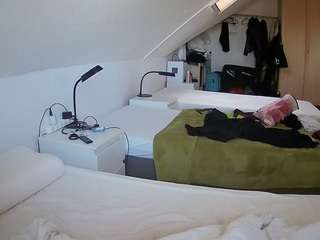 voyeurcam-julmodels-bed-4