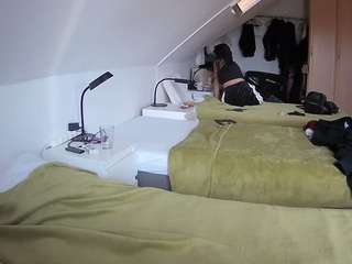 voyeurcam-julmodels-bed-4