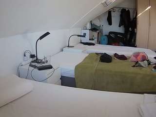 voyeurcam-julmodels-bed-4