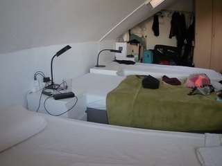 voyeurcam-julmodels-bed-4