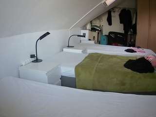 voyeurcam-julmodels-bed-4