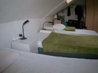 voyeurcam-julmodels-bed-4