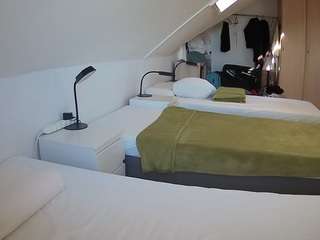 voyeurcam-julmodels-bed-4