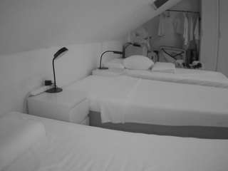 voyeurcam-julmodels-bed-4